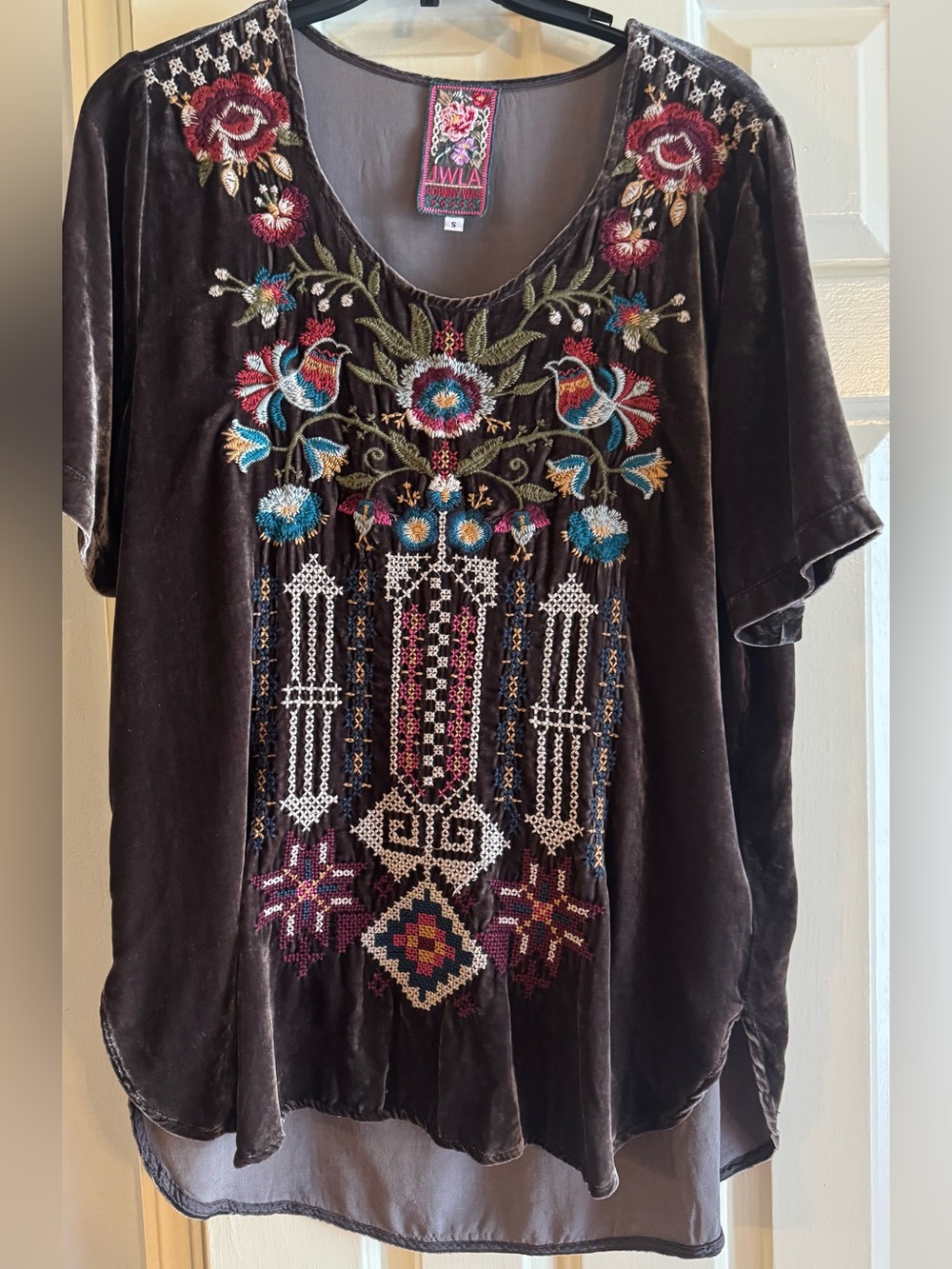Johnny Was Tunic Top Short-Sleeve Embroidered Crushed
Velvet Tee in Coffee